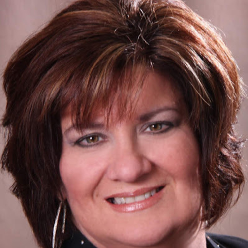 Meet your Posher, Lora